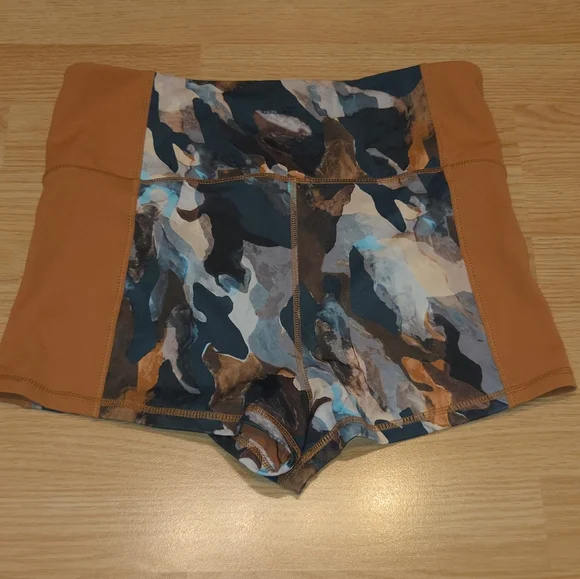 FABLETICS Swim Shorts - Picture 9 of 10